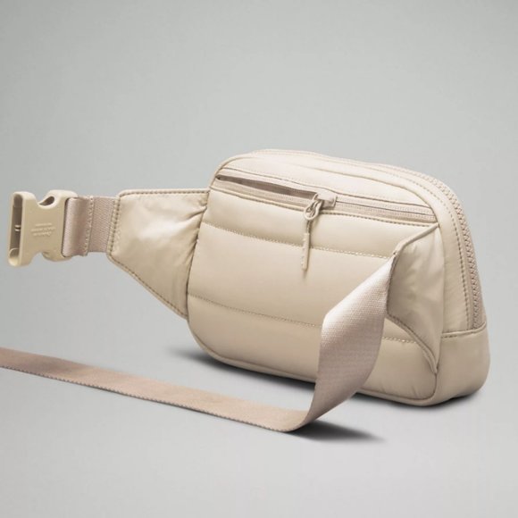 Lululemon Everywhere Belt Bag Large 2L Wunder Puff in Trench - Picture 4 of 9